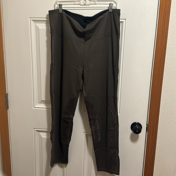 🆕 Ruby Ribbon Equestrian Legging with zippers at ankles - Picture 5 of 10